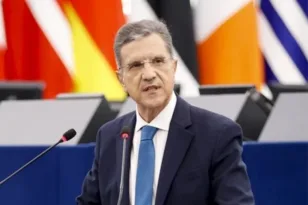 Κριτική Αυτιά για Παππά: «Δεν υπάρχουν celebrity ευρωβουλευτές