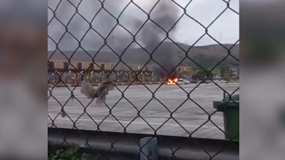 Αυτοκίνητο στην Αθηνών-Κορίνθου έγινε παρανάλωμα του πυρρός