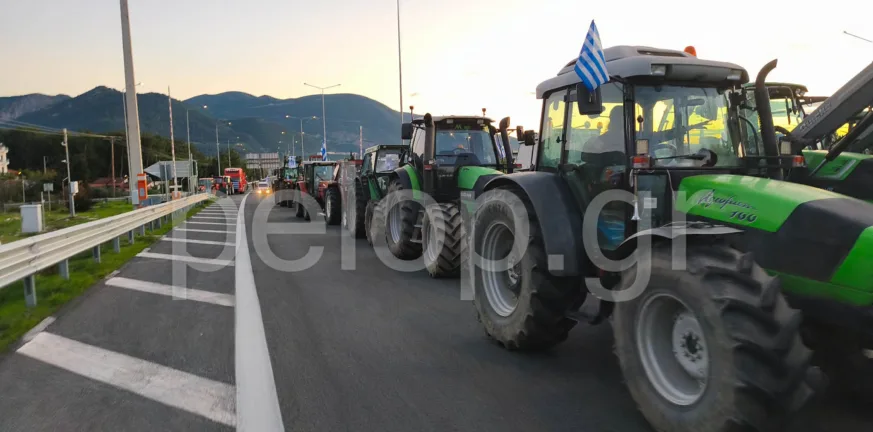 Το pelop.gr στα μπλόκα των αγροτών: Κλειστή η Περιμετρική στην Εγλυκάδα – «Απόψε εδώ, αύριο βλέπουμε» ΒΙΝΤΕΟ