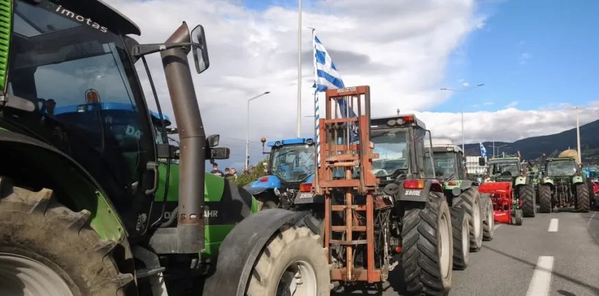 Ομόφωνο ψήφισμα συμπαράστασης στους αγρότες από το Δημοτικό Συμβούλιο Δυτικής Αχαΐας