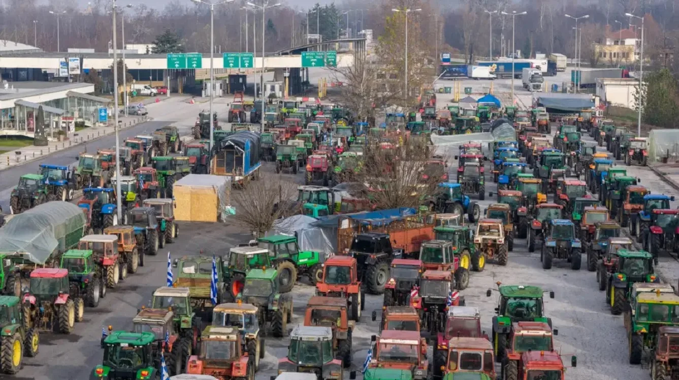 Σκληραίνουν τη στάση τους οι αγρότες: Κλείνει στα Μάλγαρα το ρεύμα προς Αθήνα, στήνεται και πάλι το μπλόκο στην Περιμετρική Πατρών, όλες οι κινητοποιήσεις