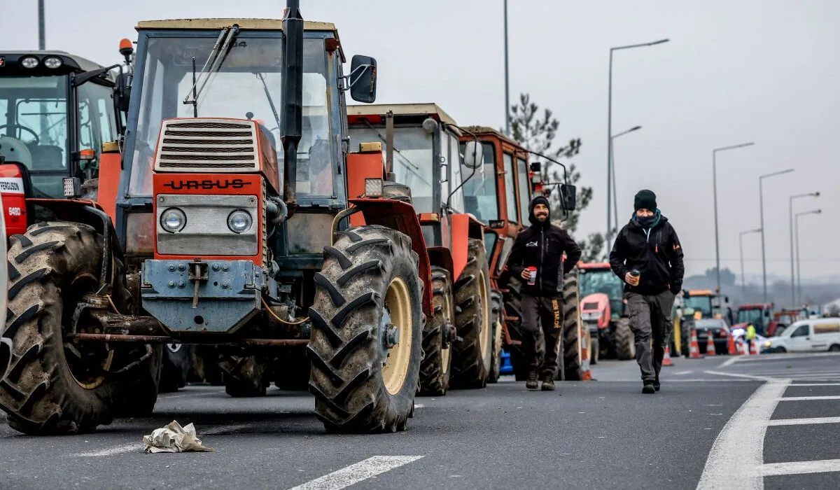 Κινητοποιήσεις αγροτών: Δικογραφία για τον οδηγό τρακτέρ που κινήθηκε απειλητικά κατά αστυνομικών στο μπλόκο των Πράσινων Φαναριών Κινητοποιήσεις αγροτών: Δικογραφία για τον οδηγό τρακτέρ που κινήθηκε απειλητικά κατά αστυνομικών στο μπλόκο των Πράσινων Φαναριών