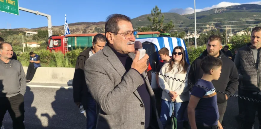 Πάτρα: Η δημοτική αρχή στο πλευρό των αγροτοκτηνοτρόφων στο μπλόκο της Περιμετρικής 