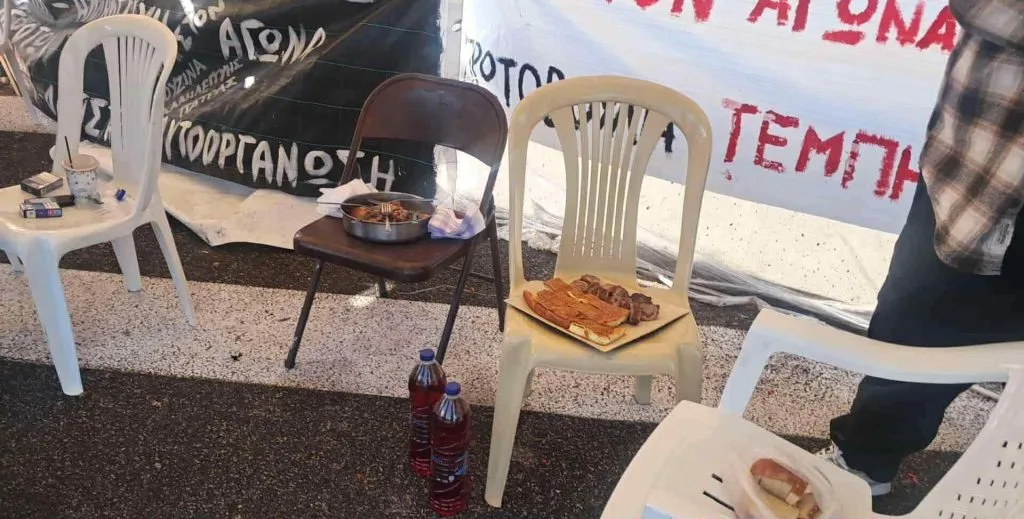 Αγρότες:Χριστούγεννα στα μπλόκα με ανοιχτούς δρόμους - Στο τραπέζι νέα κλιμάκωση μετά τις γιορτές