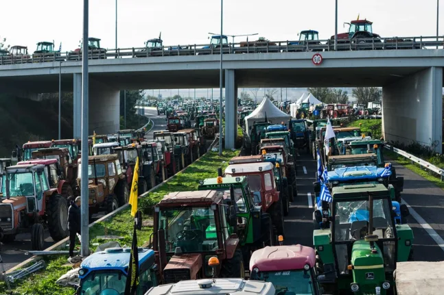 Αγροτικές κινητοποιήσεις: Διχασμός μετά την ένταση στην Κρήτη - Πού συνεχίζονται τα μπλόκα σε όλη τη χώρα ΧΑΡΤΕΣ