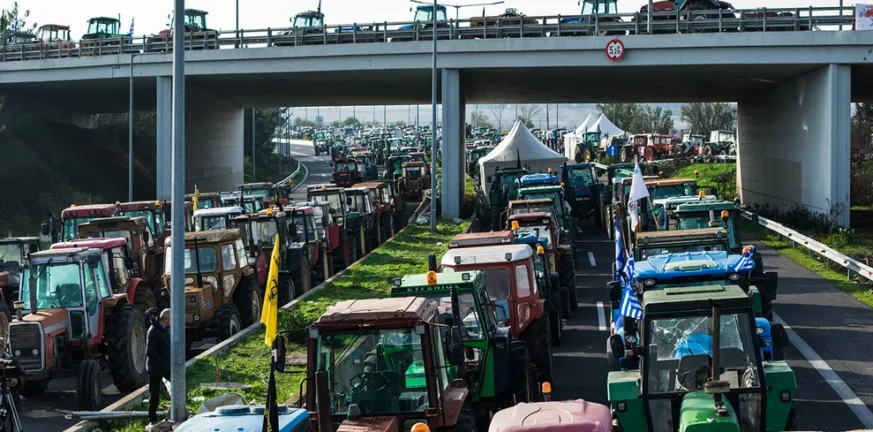 Αγροτικές κινητοποιήσεις: Διχασμός μετά την ένταση στην Κρήτη - Πού συνεχίζονται τα μπλόκα σε όλη τη χώρα ΧΑΡΤΕΣ