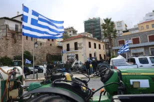 Ηράκλειο: Δύο κτίρια σε κατάληψη από αγροτοκτηνοτρόφους - Δηλώνουν αποφασισμένοι για παραμονή επ’ αόριστον