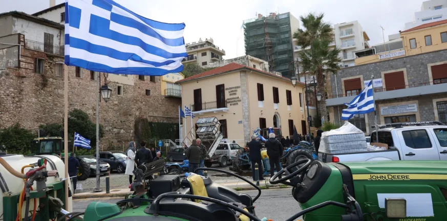 Ηράκλειο: Δύο κτίρια σε κατάληψη από αγροτοκτηνοτρόφους - Δηλώνουν αποφασισμένοι για παραμονή επ’ αόριστον