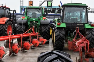 ΕΛΑΣ: «Υπηρεσιακά επιβεβλημένες» οι εκτροπές κυκλοφορίας στα αγροτικά μπλόκα – Προτεραιότητα η ανθρώπινη ζωή