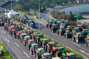 Ρήγμα στο μέτωπο των αγροτικών μπλόκων μετά από 30 ημέρες κινητοποιήσεων – Σενάρια διαλόγου και κλιμάκωσης