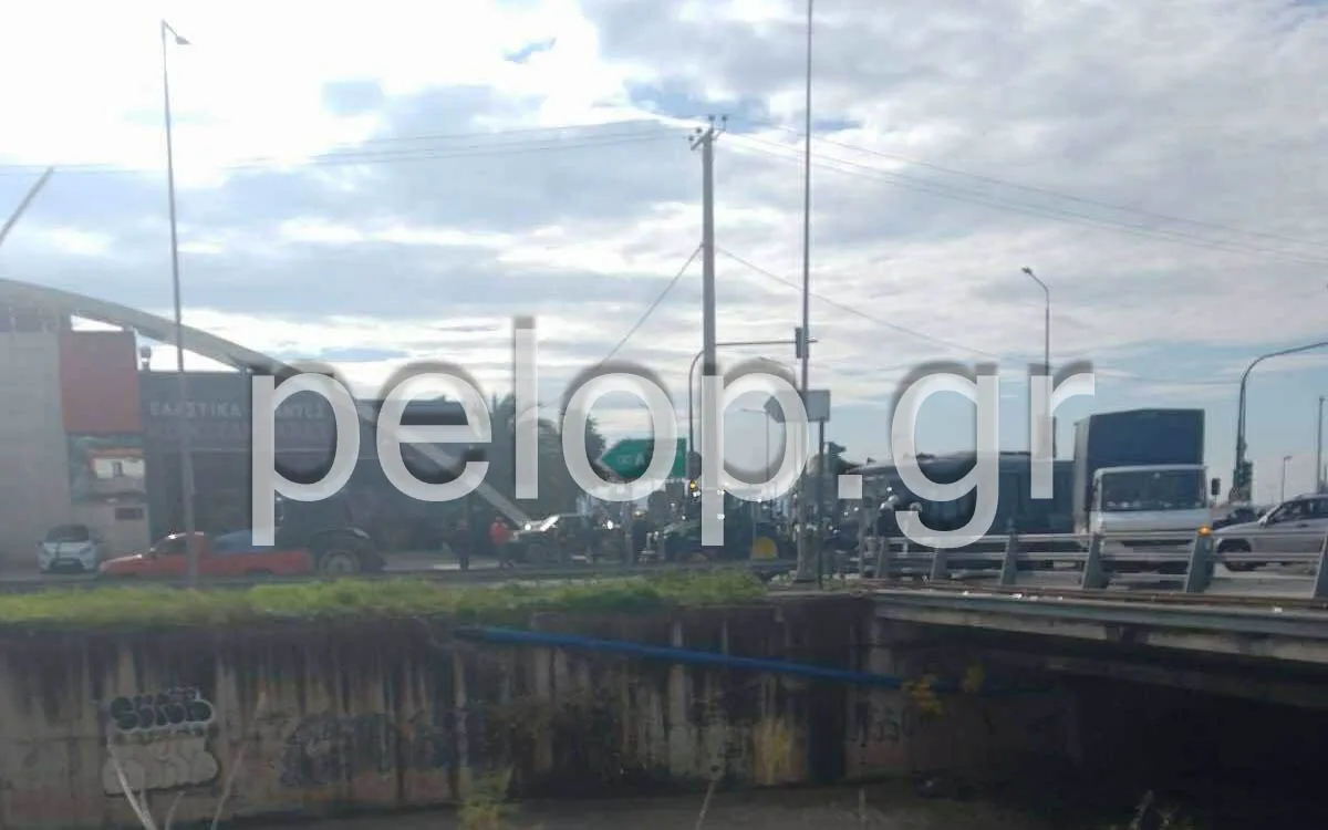 Αγρότες με δεκάδες τρακτέρ κατευθύνονται στην Πάτρα: Μπλόκο της Αστυνομίας στην Ακτή Δυμαίων ΒΙΝΤΕΟ