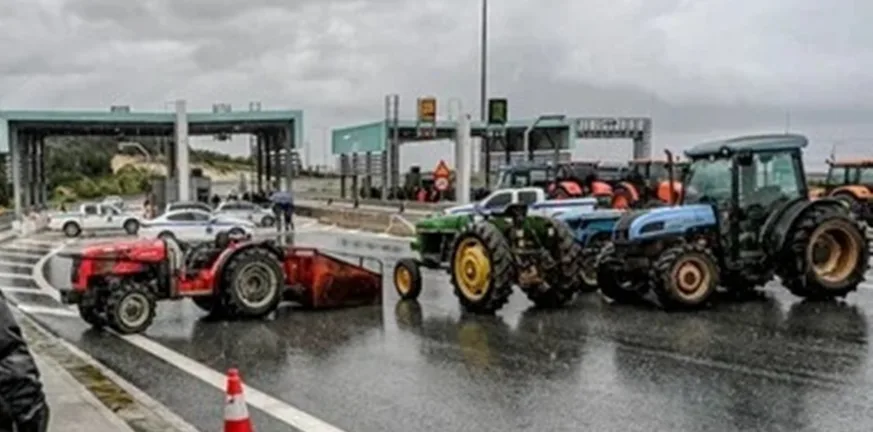 Που βρίσκονται αγροτικά μπλόκα στην Αχαΐα, αποφάσεις για νέους αποκλεισμούς, μπαίνουν στην Πάτρα