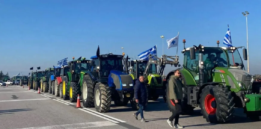 Αγρότες: Live τα μπλόκα που έχουν στηθεί και οι αποκλεισμένοι δρόμοι σε όλη τη χώρα