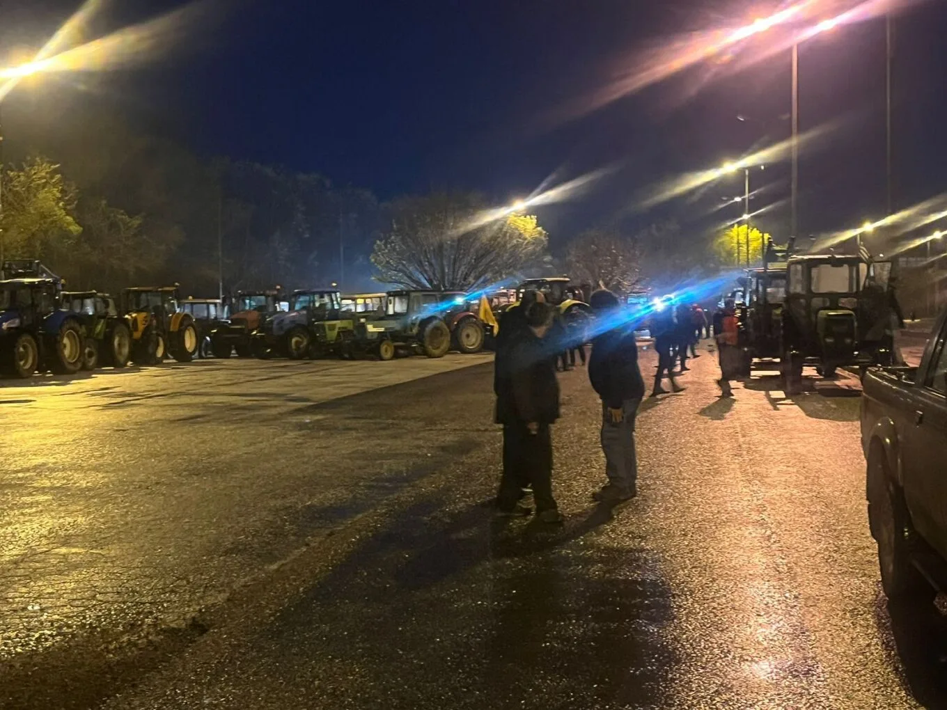 Έφτασαν στο τελωνείο του Προμαχώνα οι αγρότες, πού υπάρχουν μπλόκα και ποιοι δρόμοι είναι κλειστοί Έφτασαν στο τελωνείο του Προμαχώνα οι αγρότες, πού υπάρχουν μπλόκα και ποιοι δρόμοι είναι κλειστοί