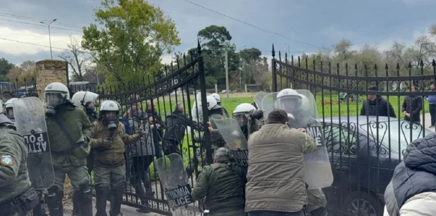 Αγρότες: Ένταση στη Θεσσαλονίκη-«Πατα τον» έλεγαν διαδηλωτές