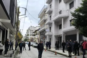 Στα γραφεία Τσιάρα με τρακτέρ οι αγρότες του Ε-65 – Ζητούν να φύγει η αστυνομική κλούβα ΒΙΝΤΕΟ