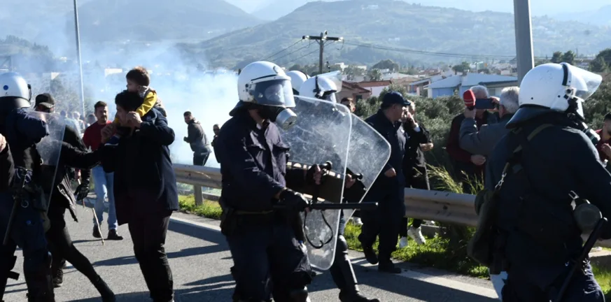 Αχαΐα: Δικογραφία για τα επεισόδια στη Γέφυρα Ρίου - Αντιρρίου, οι κατηγορίες κατά αγροτών ΦΩΤΟ