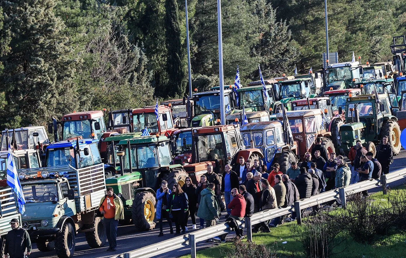 Οι αγρότες το αποφάσισαν, κλιμακώνουν τις κινητοποιήσεις και στέλνουν μήνυμα: «Δεν κάνουμε βήμα πίσω»! Οι αγρότες το αποφάσισαν, κλιμακώνουν τις κινητοποιήσεις και στέλνουν μήνυμα: «Δεν κάνουμε βήμα πίσω»!