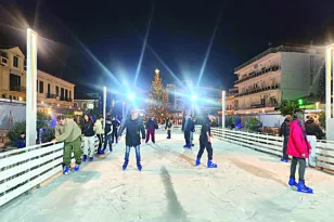 Αίγιο: Δόθηκαν εξηγήσεις για το Πάρκο Χριστουγέννων – Διευκρινίσεις από τον Ν. Καραΐσκο στον Χρ. Γούτο