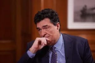 Αλέξης Παπαχελάς για καρκίνο: «Η ενημέρωση είναι το αντίδοτο για τον φόβο»