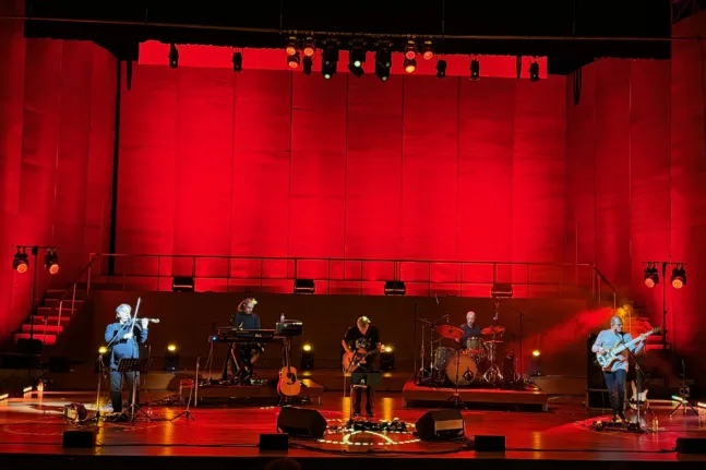 Κατάμεστο το Συνεδριακό Κέντρο στην Πάτρα για τον Αλκίνοο Ιωαννίδη - Μια συναυλία-γιορτή για τα 61 χρόνια του Πανεπιστημίου ΦΩΤΟ