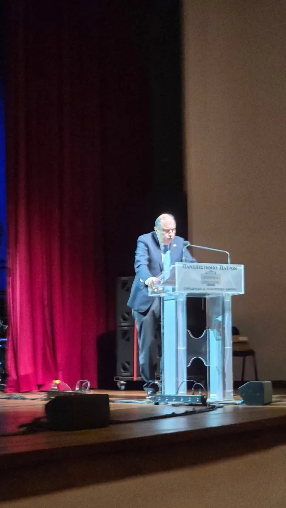 Κατάμεστο το Συνεδριακό Κέντρο στην Πάτρα για τον Αλκίνοο Ιωαννίδη - Μια συναυλία-γιορτή για τα 61 χρόνια του Πανεπιστημίου ΦΩΤΟ