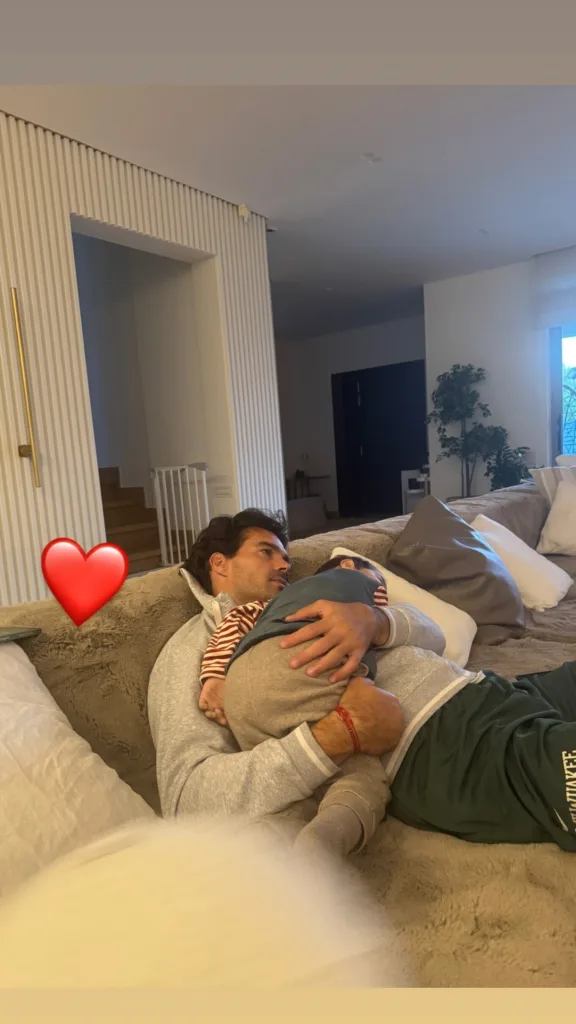 Ελένη Φουρέιρα: Η τρυφερή φωτογραφία του Αλμπέρτο Μποτία με τον γιο τους