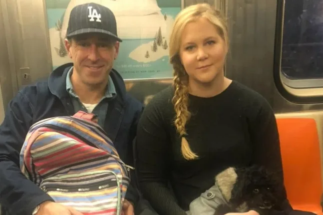 «Οικογένεια για πάντα», η ατάκα της Έιμι Σούμερ έπειτα από τον χωρισμό της μετά από 7 χρόνια γάμου