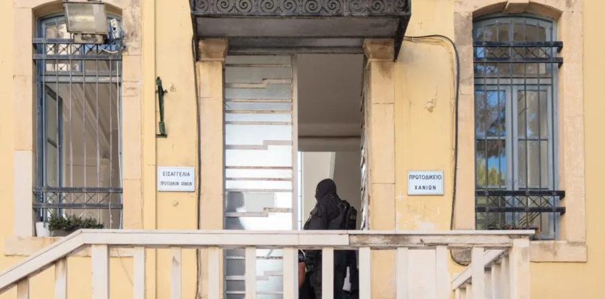 Μαφία της Κρήτης: Ελεύθερος με εγγύηση 150.000 ευρώ ο Επίσκοπος Δορυλαίου μετά την απολογία του για την πώληση της «παραλίας του Ζορμπά»