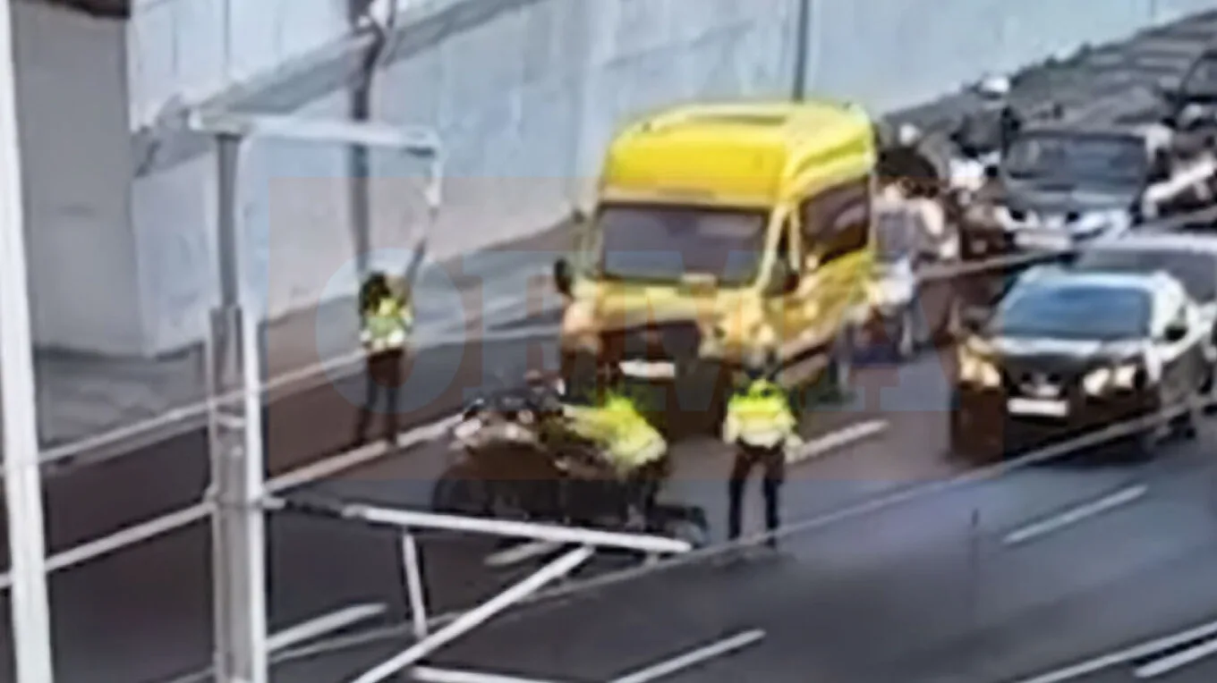 Αττική Οδός: Συνελήφθη ο μοτοσικλετιστής που τραυμάτισε αστυνομικούς προσπαθώντας να αποφύγει έλεγχο Αττική Οδός: Συνελήφθη ο μοτοσικλετιστής που τραυμάτισε αστυνομικούς προσπαθώντας να αποφύγει έλεγχο