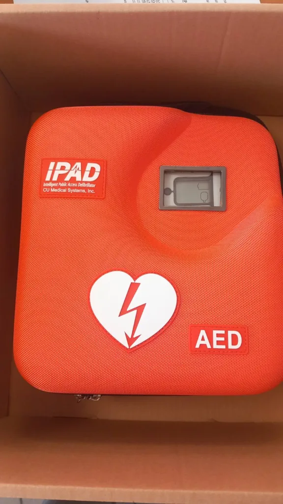 Πάτρα: Οκτώ νέοι απινιδωτές σε χώρους άθλησης - Ενίσχυση της ασφάλειας δημοτών και παιδιών