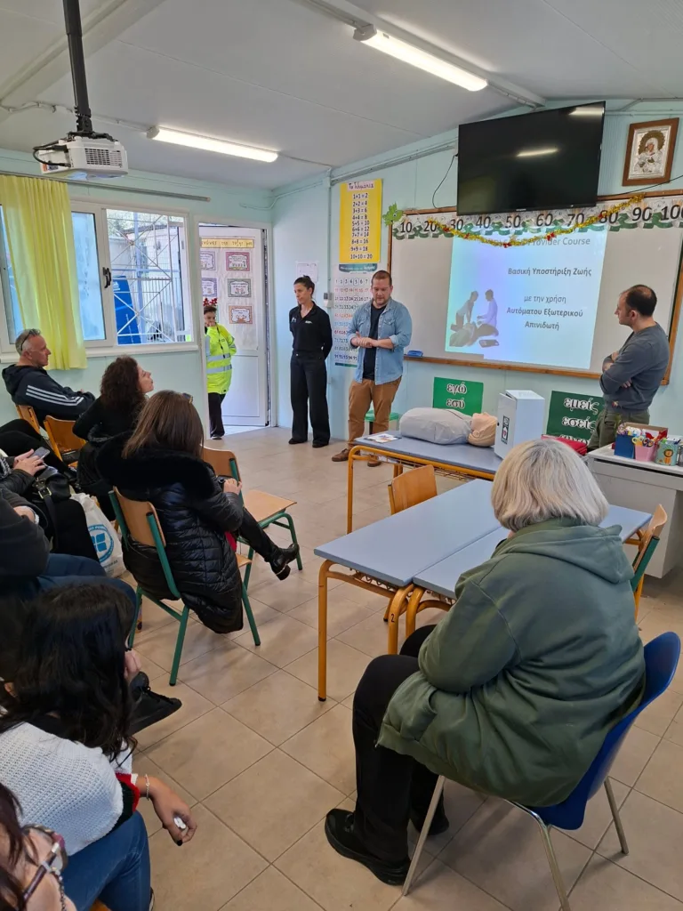 Ένα σχολείο πιο ασφαλές: Απινιδωτής και εκπαίδευση ζωής στο Δημοτικό Σχολείο Καμινίων ΦΩΤΟ
