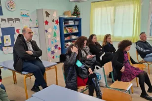 Ένα σχολείο πιο ασφαλές: Απινιδωτής και εκπαίδευση ζωής στο Δημοτικό Σχολείο Καμινίων ΦΩΤΟ