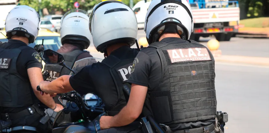 Ζούγκλα: Επιτέθηκαν σε οδηγό λεωφορείου 15 άτομα, του έσπασαν τα πλευρά και τον άφησαν γυμνό!