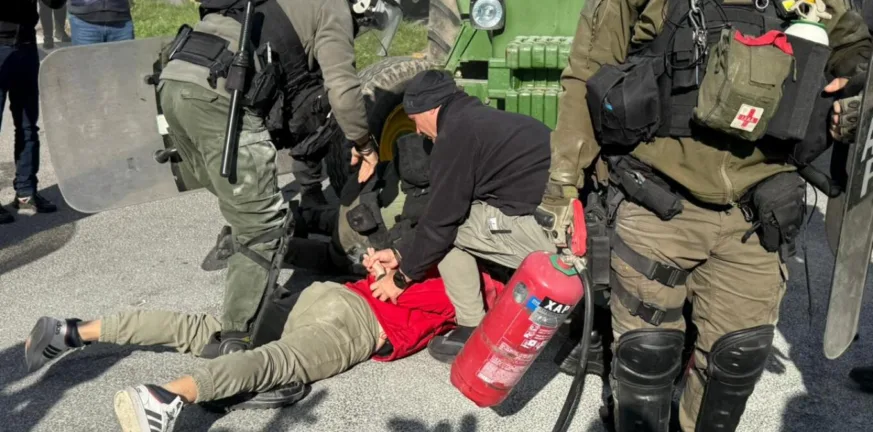 Θεσσαλία: Έλαβαν προθεσμία οι δύο αγρότες για τα επεισόδια στον κόμβο της Νίκαιας