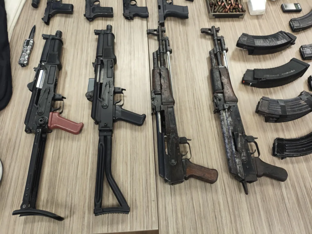 Greek Mafia: Οπλοστάσιο στην Καλλιθέα, όλα όσα βρέθηκαν σε γιάφκα, ΦΩΤΟ, ΒΙΝΤΕΟ