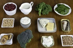 Ασβέστιο: Τι μας προσφέρει, πότε είναι απαραίτητα τα συμπληρώματα