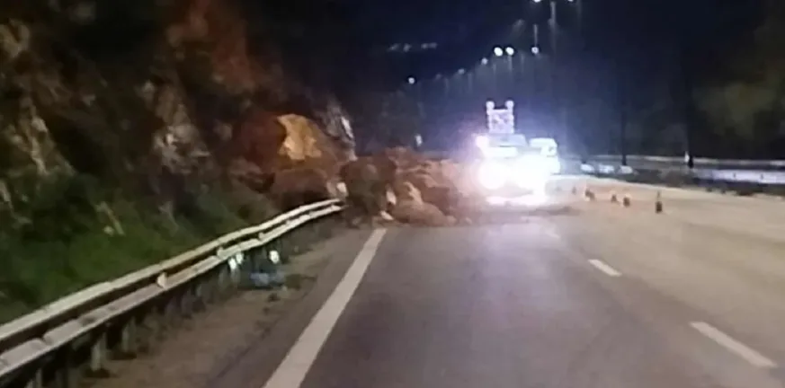 Κατολισθήσεις σε δύο σημεία της Αττικής: Κλειστές λωρίδες σε Αθηνών–Σουνίου και Αθηνών–Κορίνθου