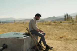 Αυτά που Σκοτώνεις: Όταν το προσωπικό τραύμα γίνεται πολιτική σκιά