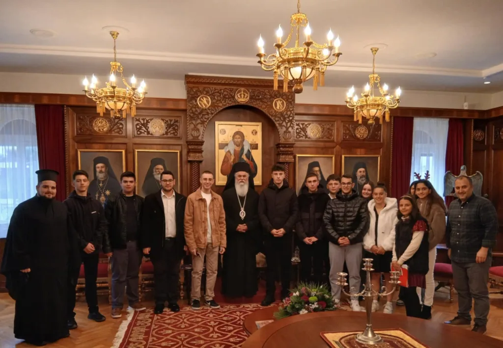 Ευχές προς τον Σεβασμιώτατο Μητροπολίτη Καλαβρύτων και Αιγιαλείας κ. Ιερώνυμο ενόψει Χριστουγέννων, ΦΩΤΟ