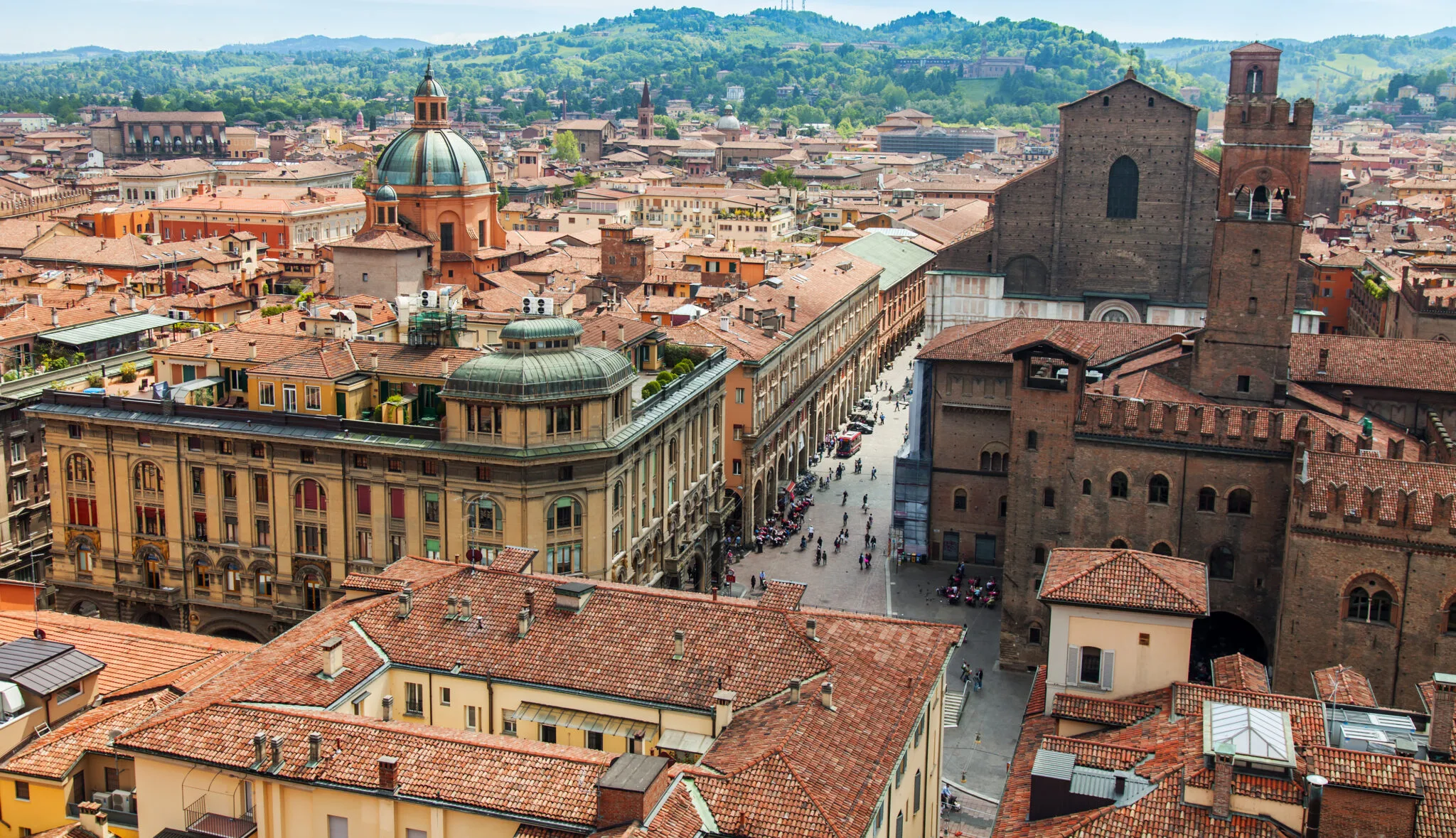 Μπολόνια: Η «κόκκινη» πόλη, τι να δείτε