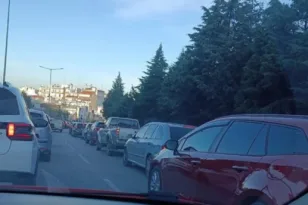 Παραμένει το έμφραγμα στους δρόμους: Τρίτη μέρα με μποτιλιάρισμα χιλιομέτρων στην Πάτρα