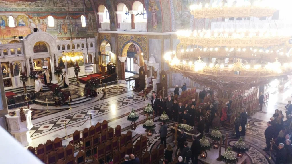 Πάτρα: Σε κλίμα βαθιάς συγκίνησης η κηδεία του πατρινού δημοσιογράφου Δημήτρη Χωρίτου