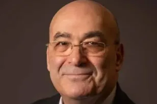 Ο καθηγητής Σιμόν Μπρονέρ μιλά στην «Π» για την Πρωτοχρονιά: Λειτουργεί ως συμβολικό σημείο ελέγχου