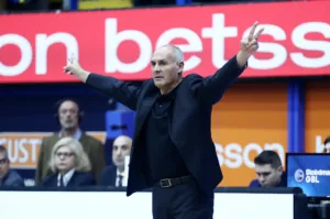 «Εβρεξε» τρίποντα στο Περιστέρι και... νίκη-μποναμάς για Προμηθέα - Φωτογραφίες/βίντεο