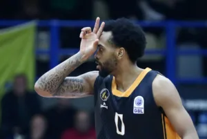 «Εβρεξε» τρίποντα στο Περιστέρι και... νίκη-μποναμάς για Προμηθέα - Φωτογραφίες/βίντεο