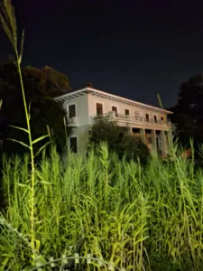 Περάσαμε μια βραδιά στη βίλα του Λαδόπουλου - Φωτογραφίες