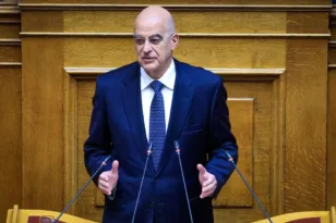 Δένδιας: Εκπτωτικό καλάθι για οικογένειες στρατιωτικών