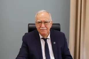 Χριστουγεννιάτικο μήνυμα ενότητας και αλληλεγγύης από τον Δήμαρχο Καλαβρύτων Θανάση Παπαδόπουλο