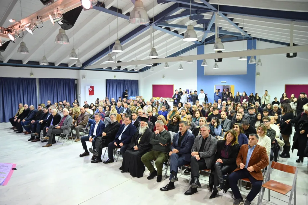 Ο Δήμος Δυτική Αχαΐας βράβευσε τους εισακτέους στα ΑΕΙ ΦΩΤΟ